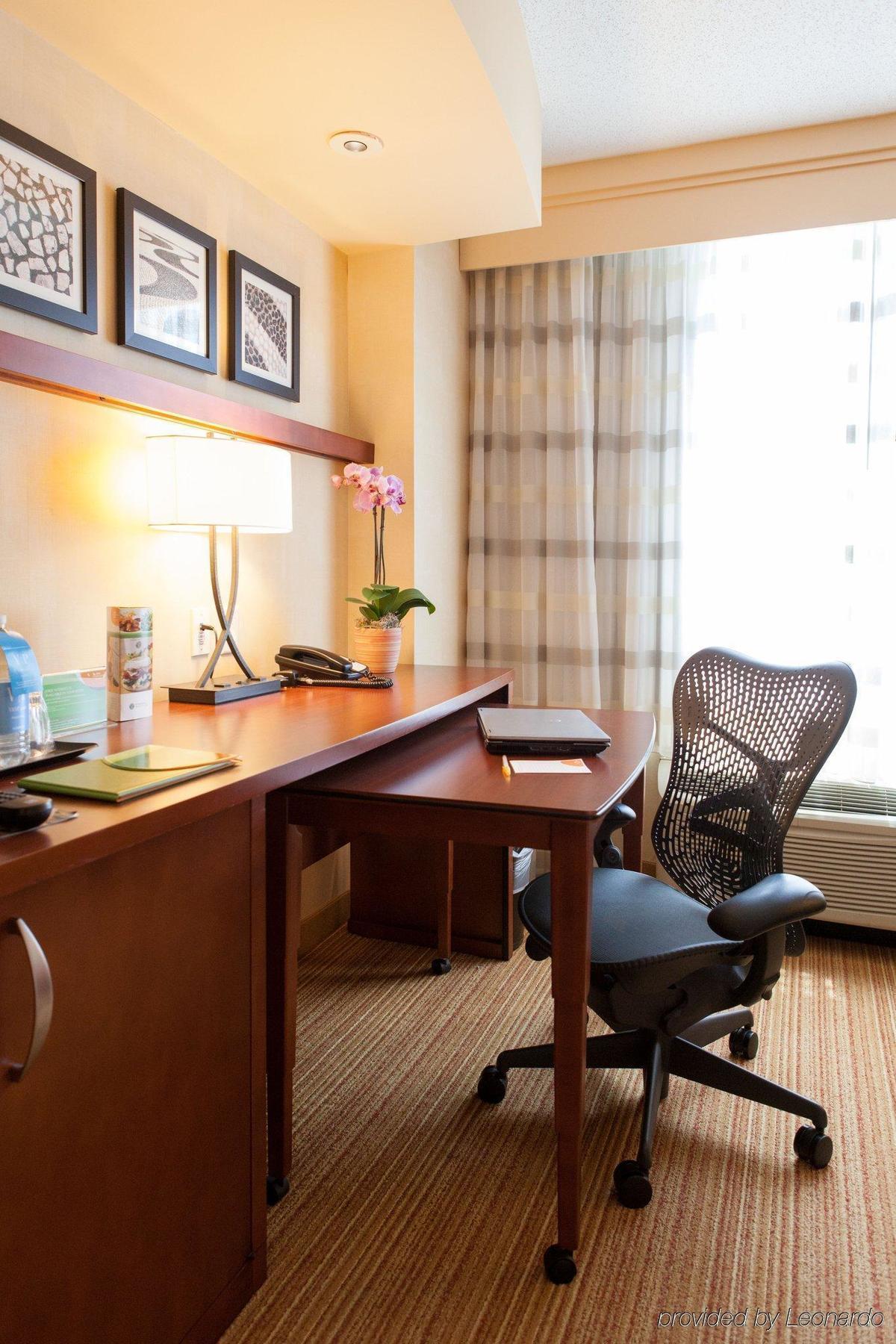 Courtyard By Marriott Silver Spring Downtown Exterior foto